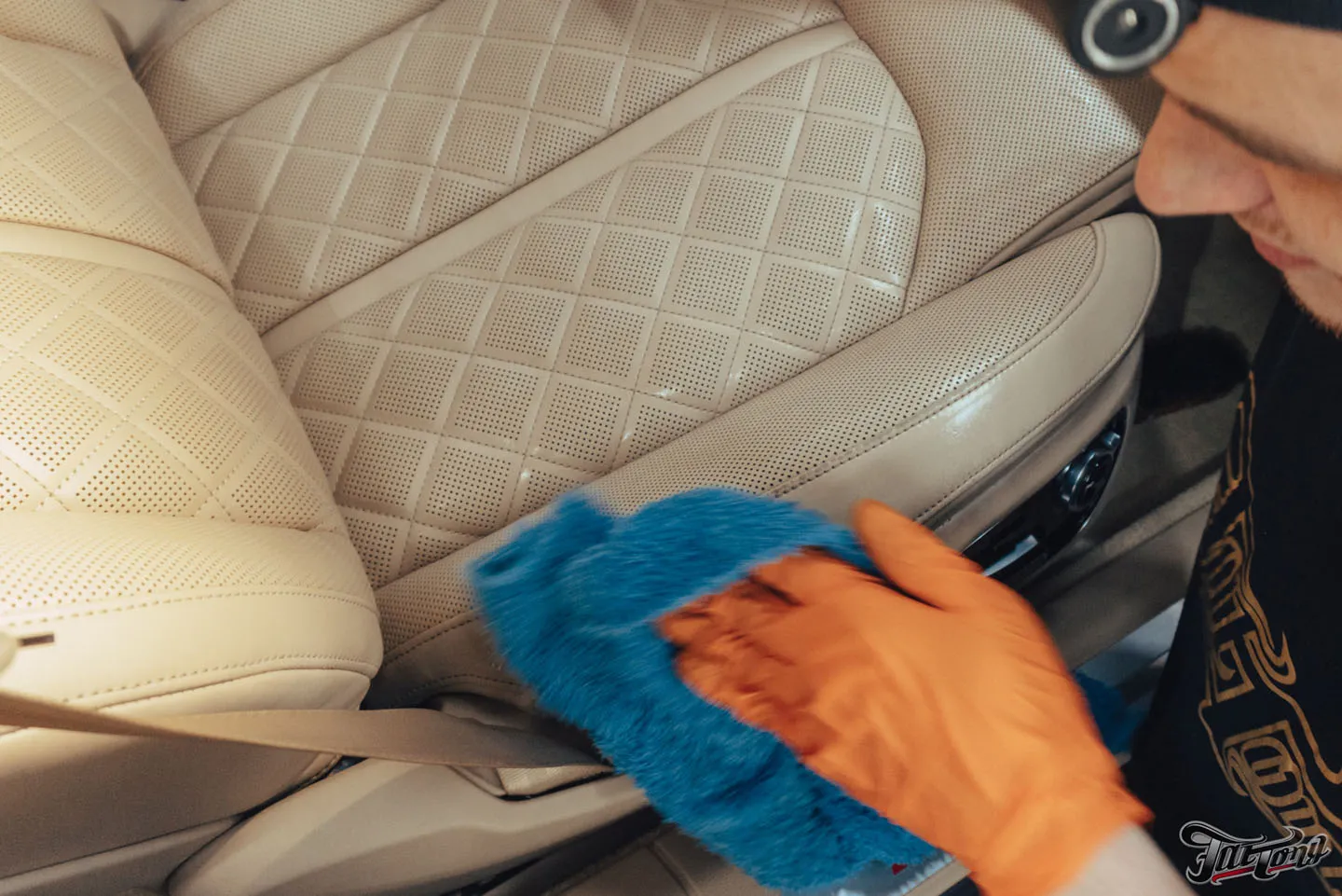 Химчистка салона для Audi S8. Что еще планируется?